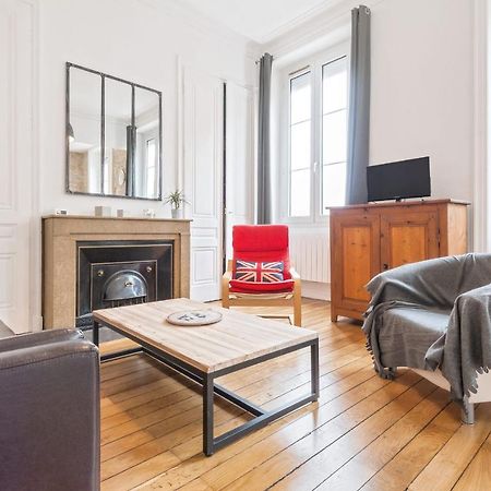 Guestready - Bright And Cosy Loft Near Part Dieu Metro Lyon Bagian luar foto