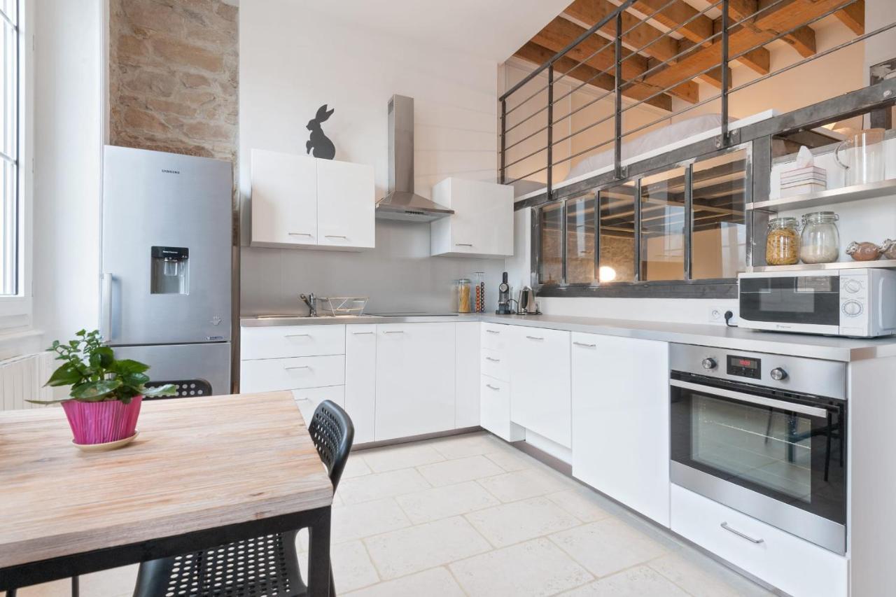 Guestready - Bright And Cosy Loft Near Part Dieu Metro Lyon Bagian luar foto