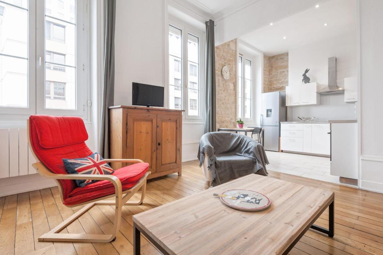 Guestready - Bright And Cosy Loft Near Part Dieu Metro Lyon Bagian luar foto