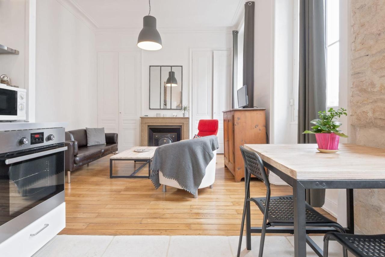 Guestready - Bright And Cosy Loft Near Part Dieu Metro Lyon Bagian luar foto