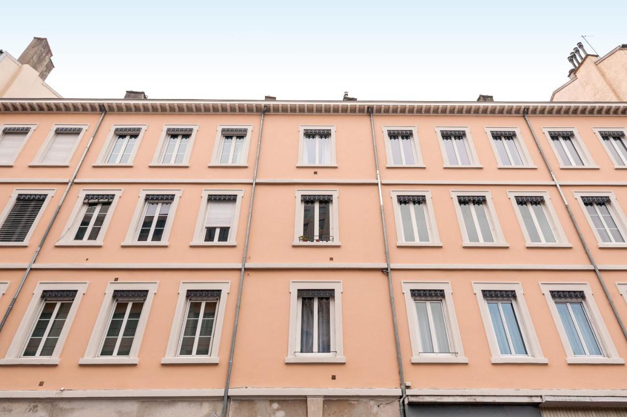 Guestready - Bright And Cosy Loft Near Part Dieu Metro Lyon Bagian luar foto